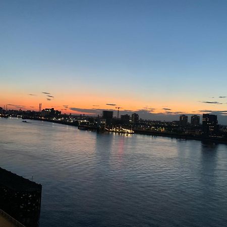 Luxury Riverside Apt With Easy Access To Central London, O2, Excel Centre And Parking Londres Exterior foto