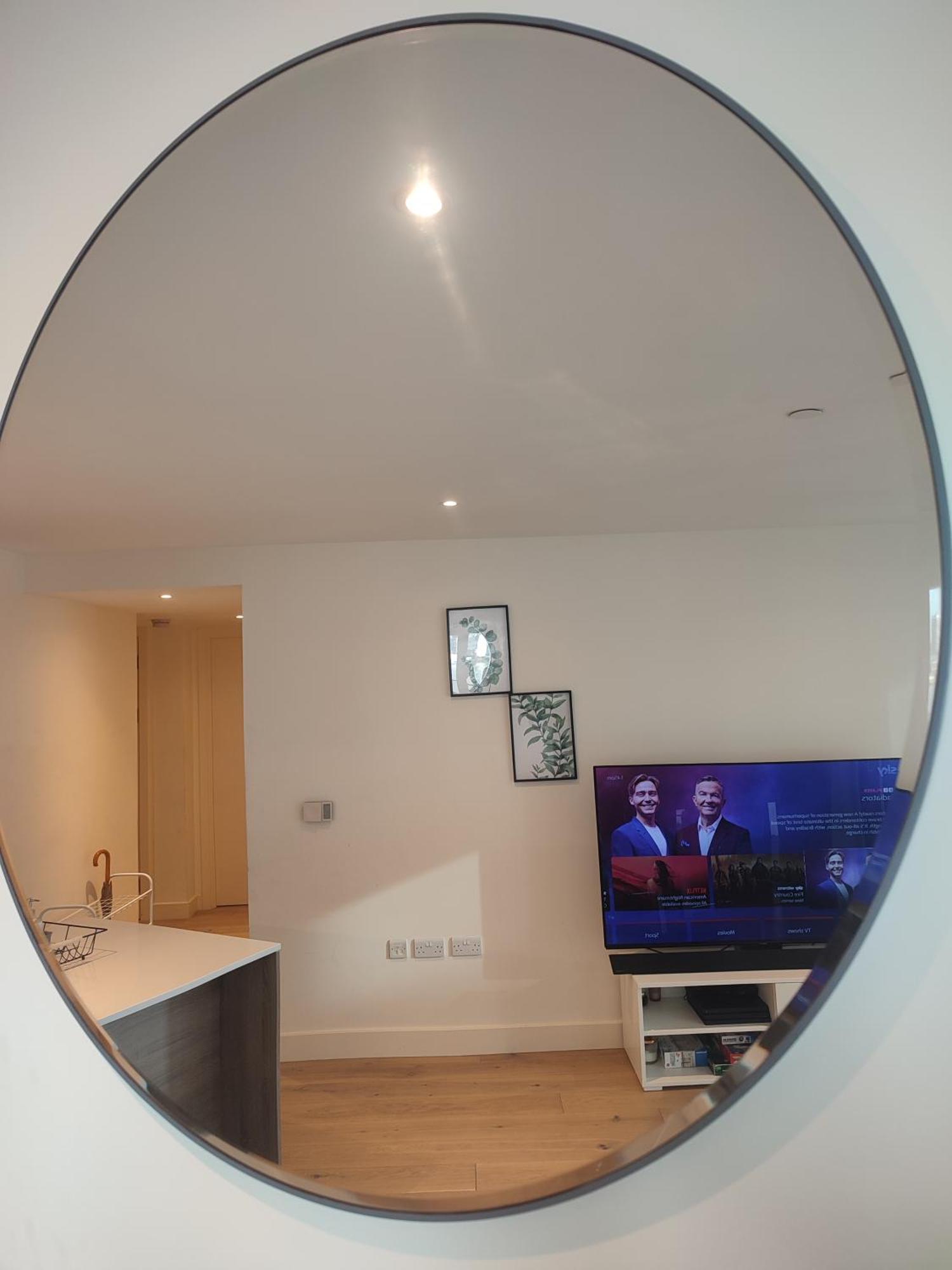 Luxury Riverside Apt With Easy Access To Central London, O2, Excel Centre And Parking Londres Exterior foto
